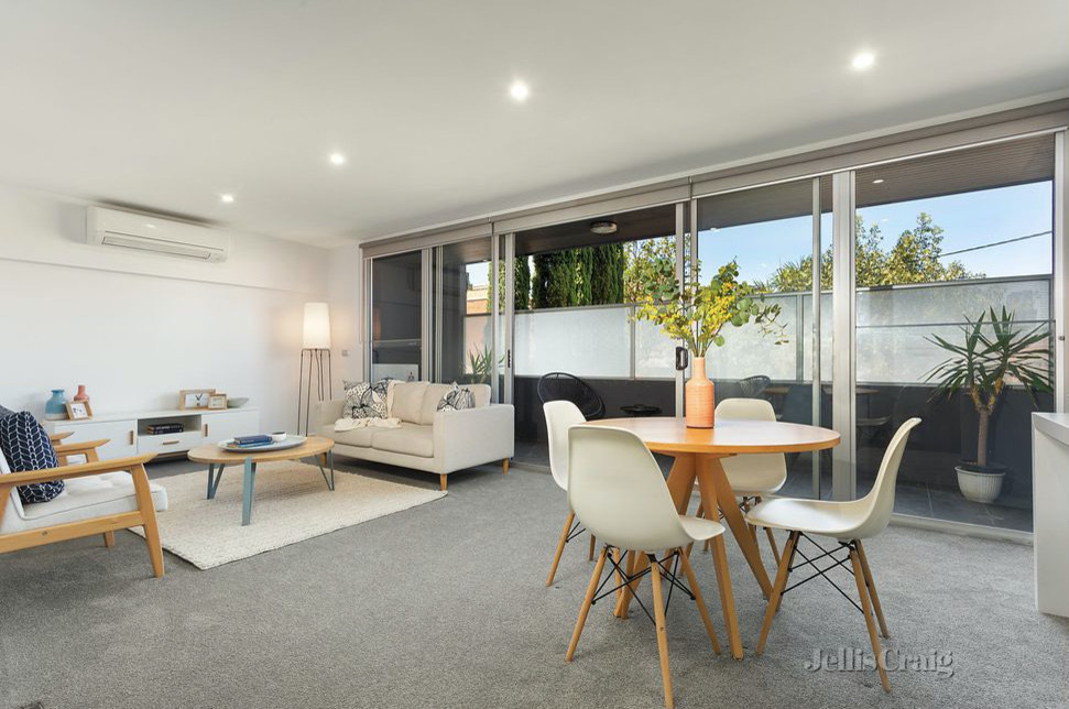 Contemporary Apartment — published project photo 1 of 6