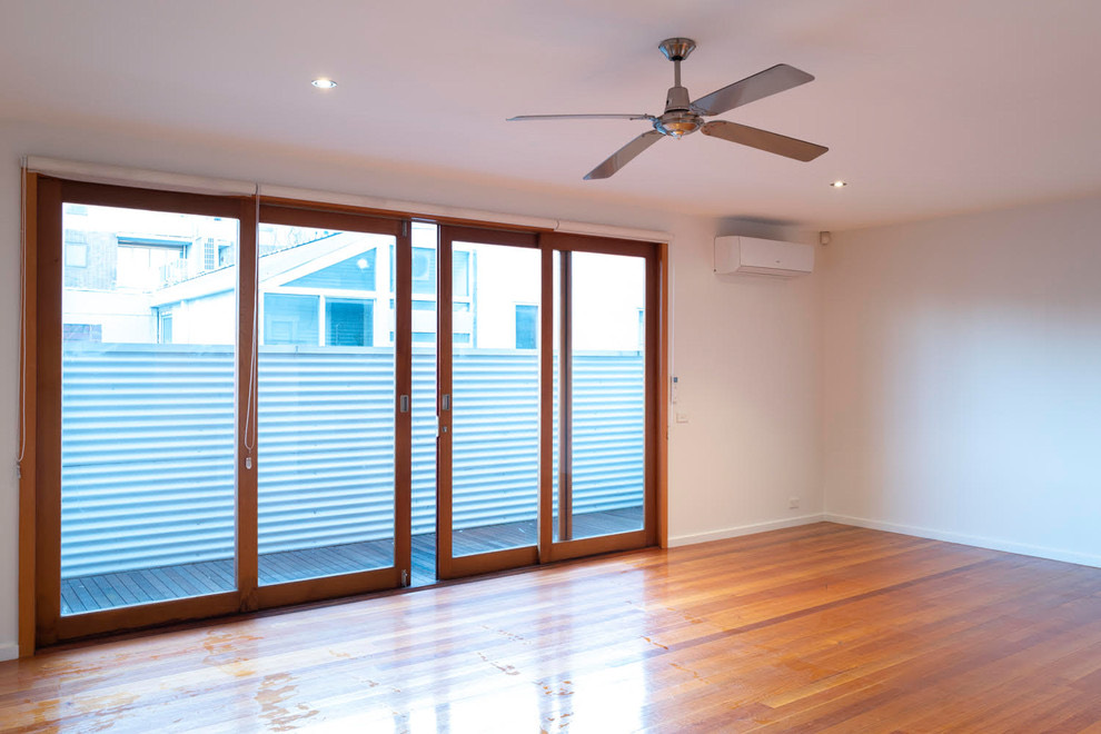 Contemporary White Apartment — published project photo 5 of 10