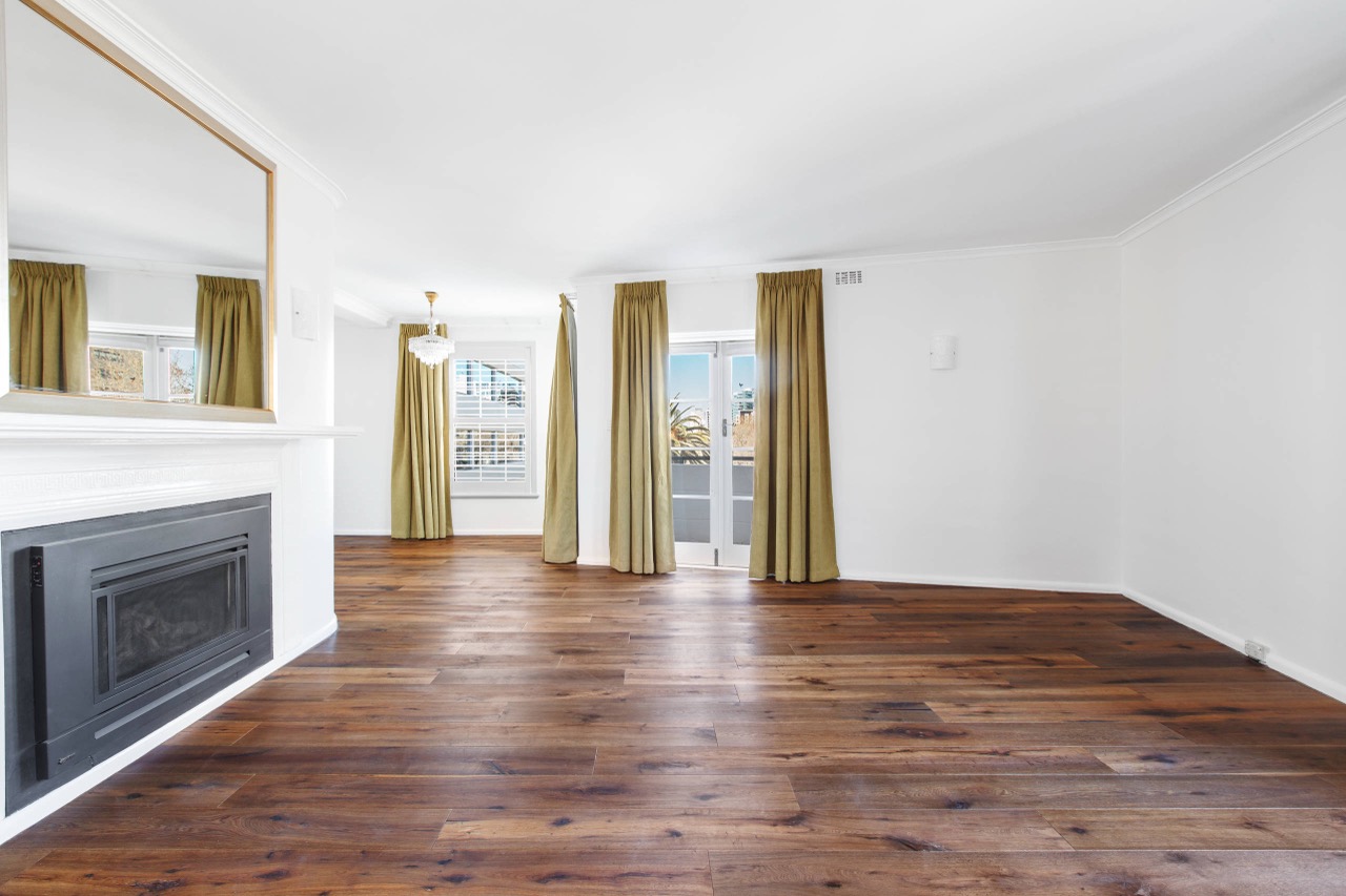 Traditional Family Apartment — published project photo 1 of 13