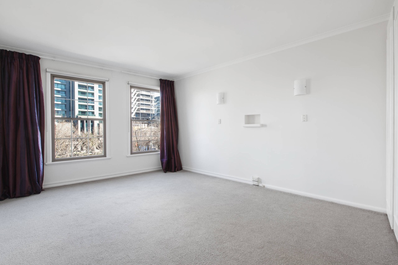 Traditional Family Apartment — published project photo 6 of 13