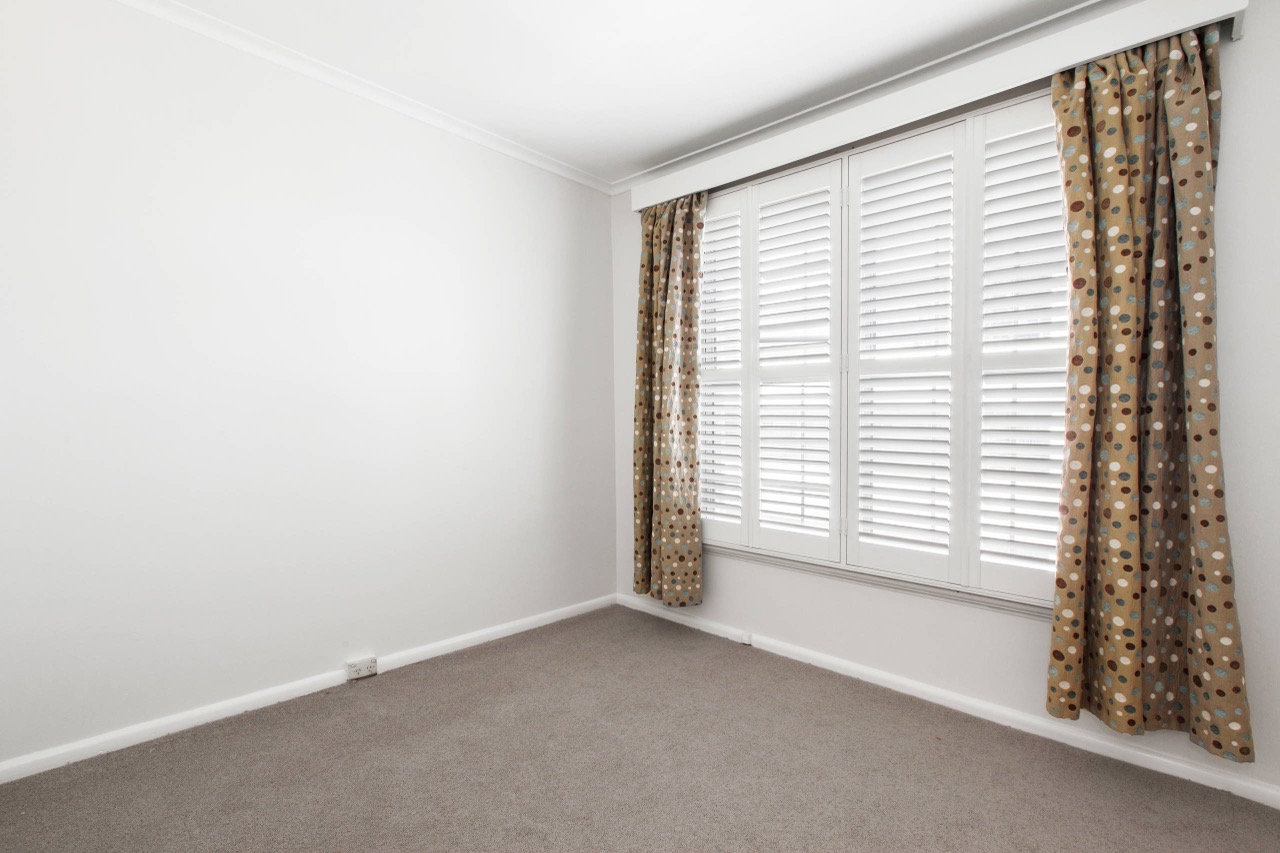 Traditional Family Apartment — published project photo 7 of 13